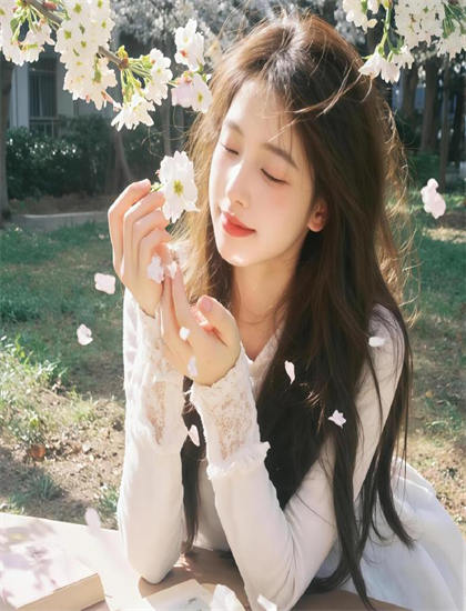 灵幻少女：专业人士推荐与评分后现代解读